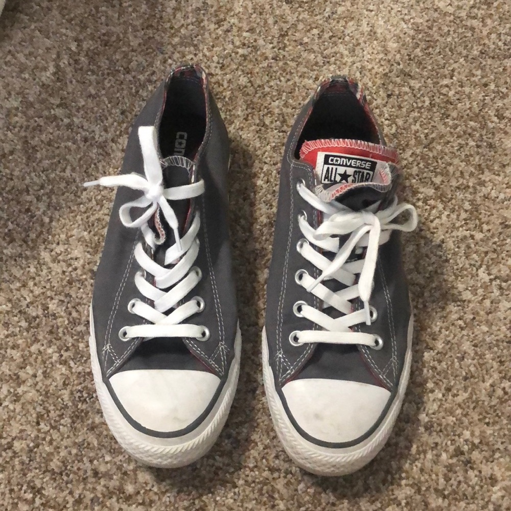 Double tongue low top converse